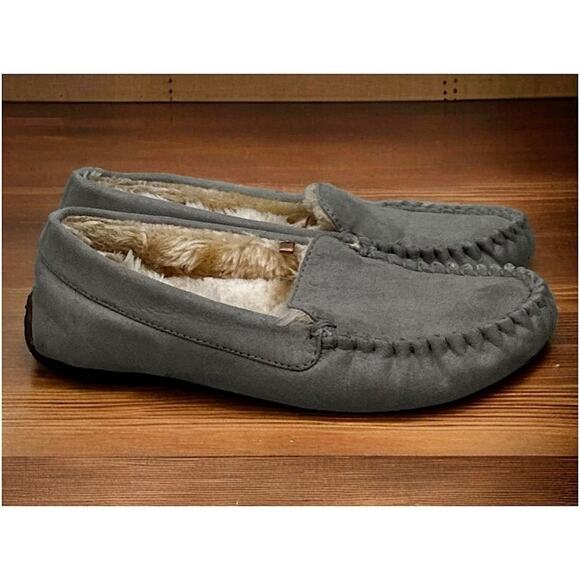 Floopi Women's 9 Lily Moccasin Faux Suede Slippers In Light Grey - Picture 1 of 4